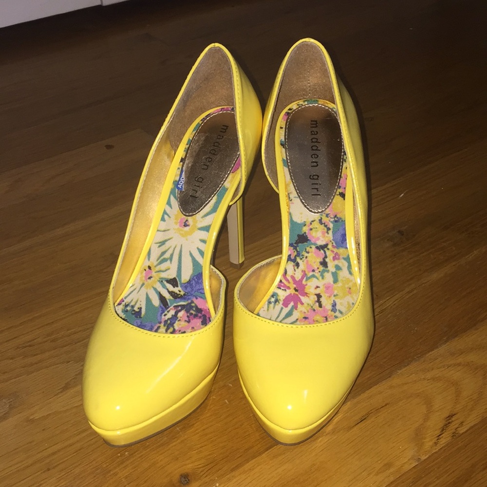 Madden girl yellow pumps